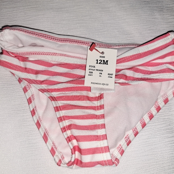 swimsuits for girls, size 12 and 18 months, from the cat and Jack brand. - Picture 5 of 7
